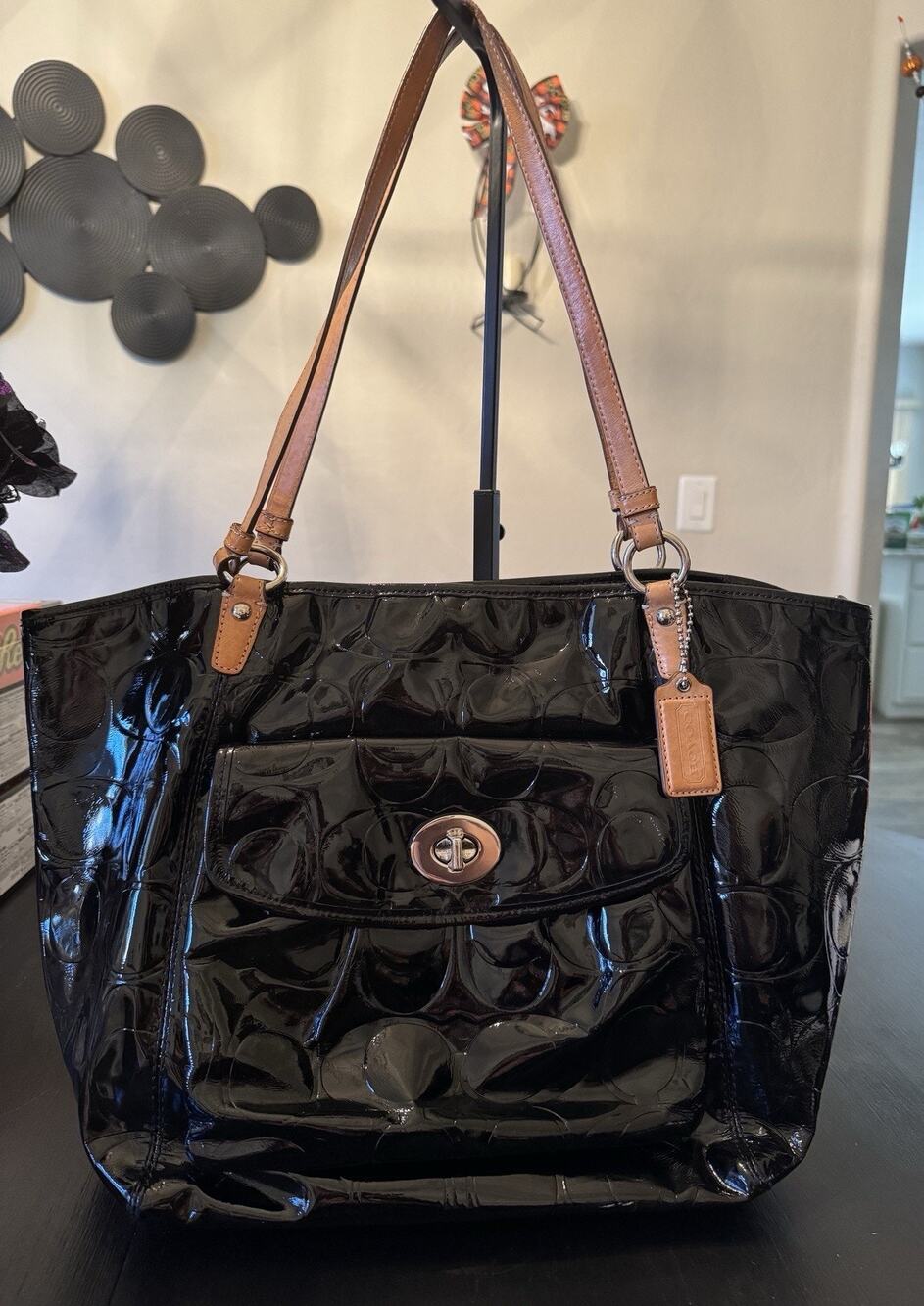 Coach Leah Large Black Patent Signature Turnlock Tote 14292 – 2009 Dust Bag